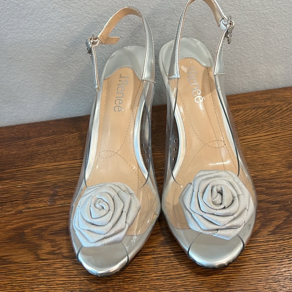 J. Renée Clear Lucite Sling Back Heels Silver Buckle Strap Silver Bow Sz 8